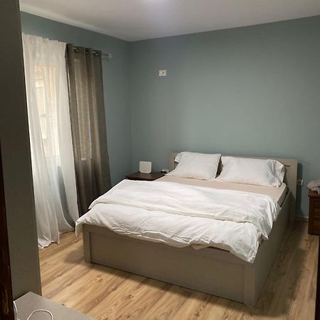 Itan'S Apartments Tirana Esterno foto